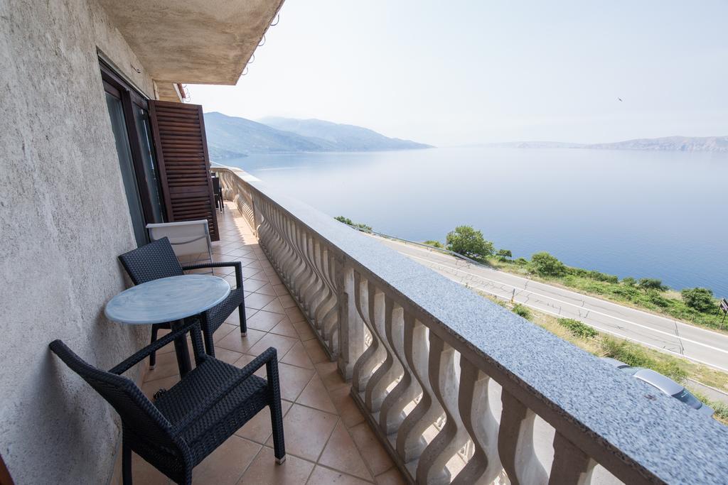 Apartments Lola Senj  Zewnętrze zdjęcie