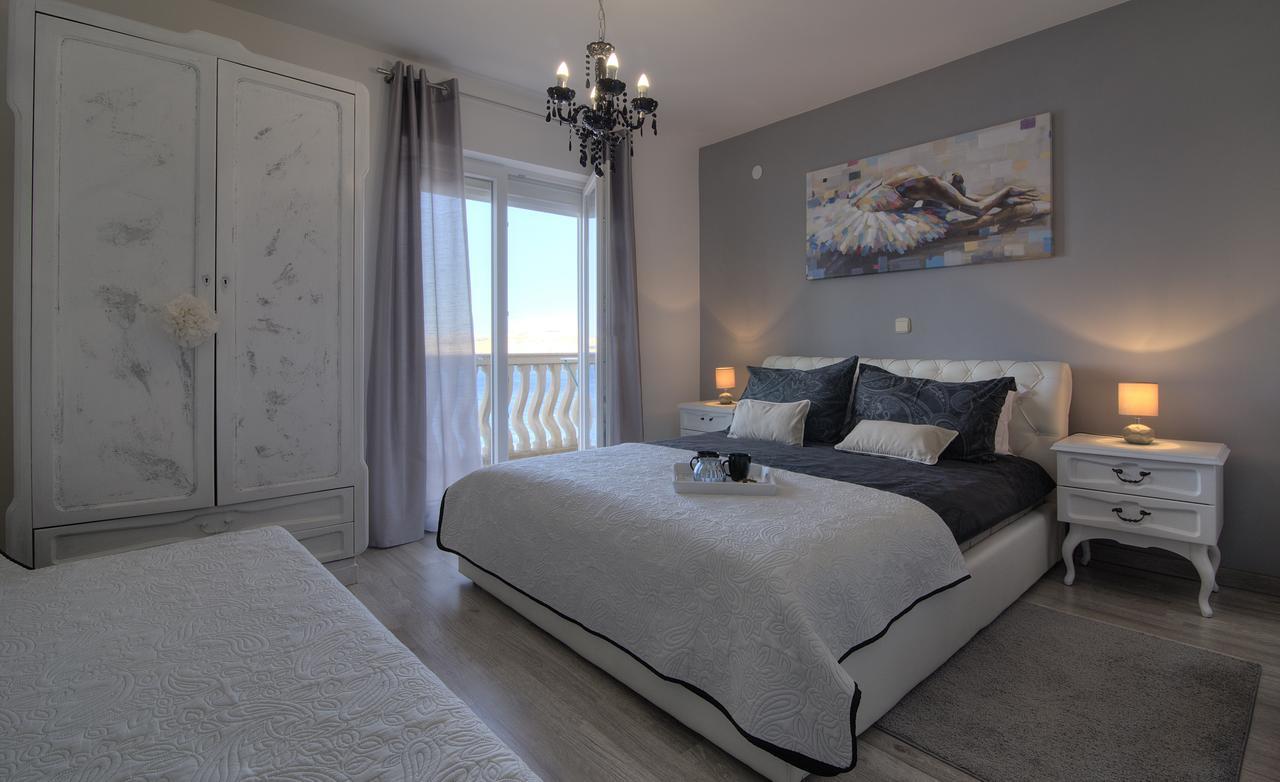 Apartments Lola Senj  Zewnętrze zdjęcie